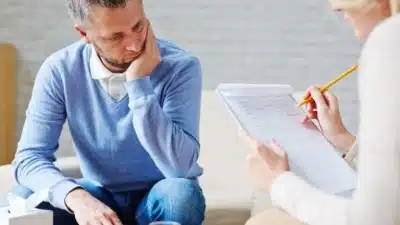 كيف تصبح أخصائي نفسي معتمد بالسعودية مع دال اكاديمي 1 الطبيب النفسي وعملية التشخيص