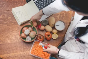 مقالة فى التغذية العلاجية المزايا المهنية والفوائد